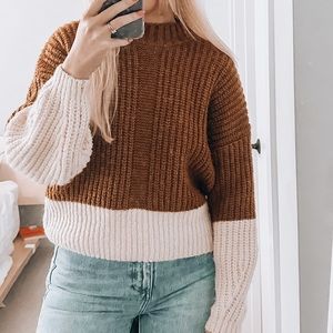 Nordstrom Rack (Elodie) Tan & Cream Sweater - Size Small